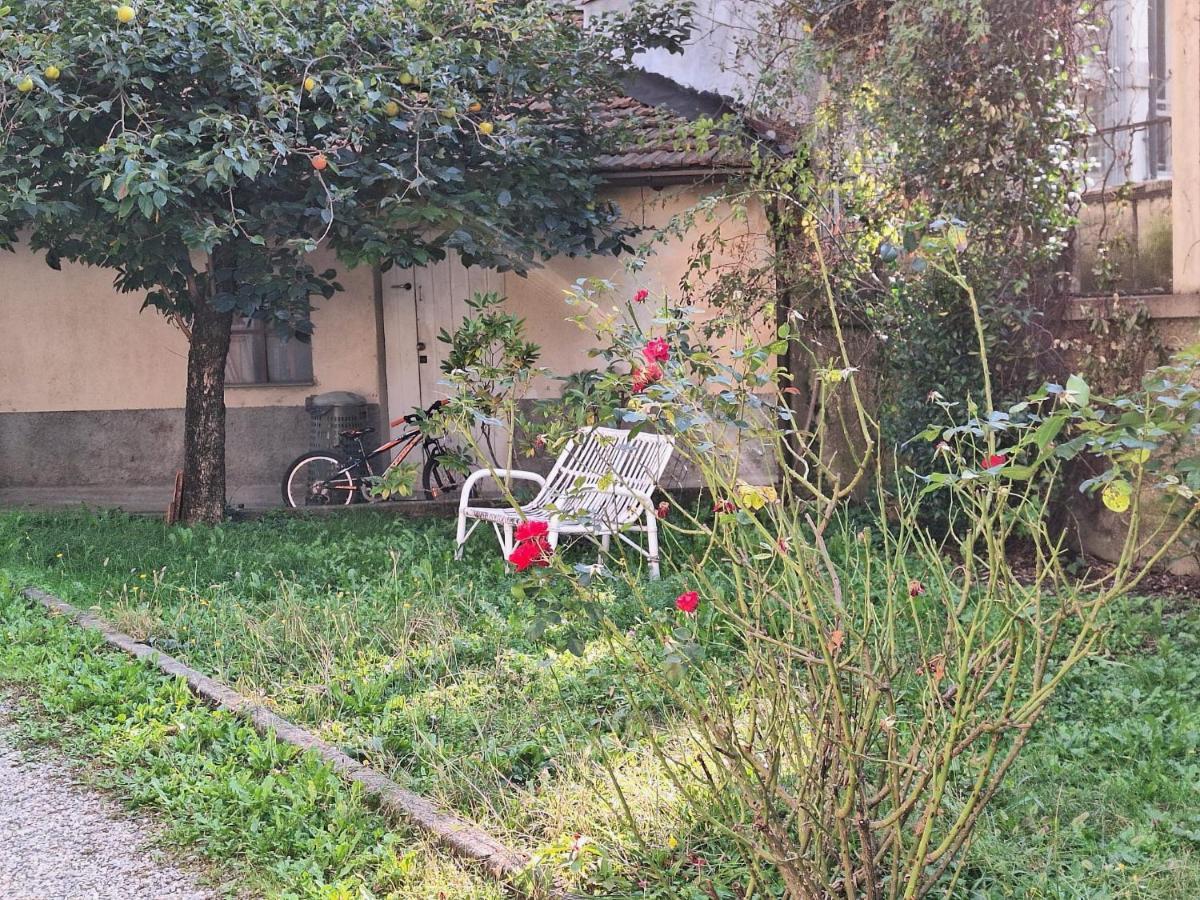 Appartamento La Casa Dei Nonni Malnate Exterior photo